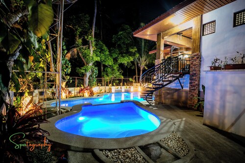 Heritage Filipino Villa with swimming pool at TJM Resort - The Main House