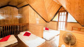 2 quartos, ferros/tábuas de passar roupa, Wi-Fi, roupa de cama