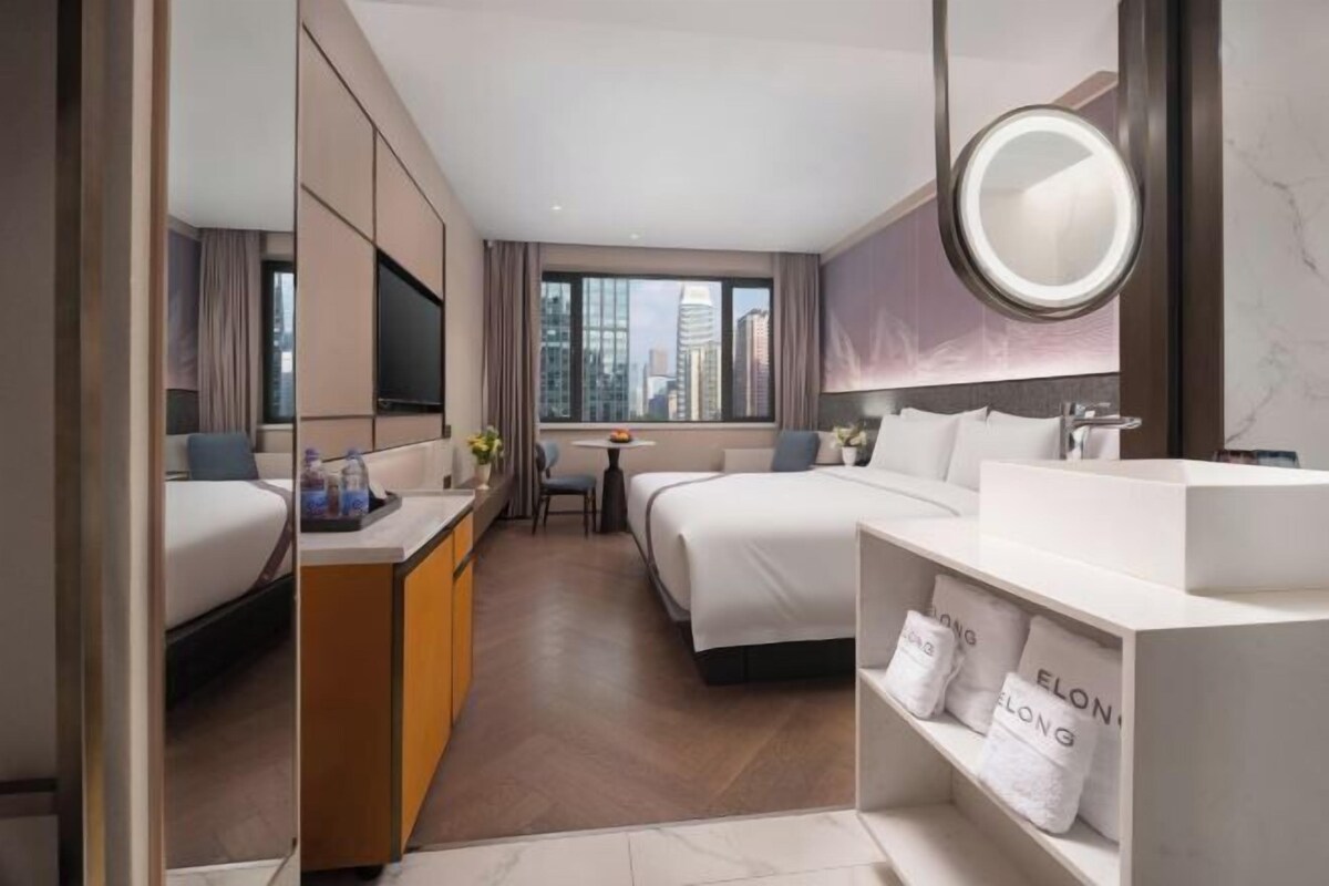 Down duvets, free minibar items, in-room safe, blackout curtains