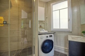 Towels, toilet paper - Apartment, Enghien-les-Bains (Enghien-les-Bains)