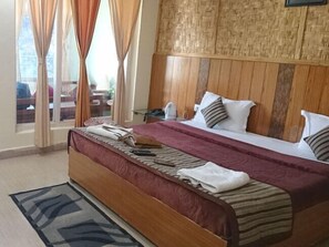 Deluxe Room | 1 bedroom, free WiFi - Nature's Valley Resort Kausani (Somashwar)