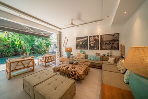 Living area - Villa Cuatro (Seminyak)