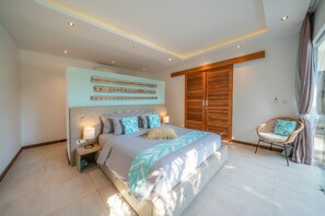 3 bedrooms, in-room safe, desk, iron/ironing board - Villa Cuatro (Seminyak)