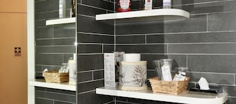 Sole tra i pini - foresteria lombarda