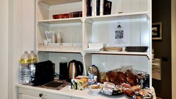 Colazione self-service inclusa, servita tutte le mattine