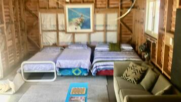 3 bedrooms, iron/ironing board, free WiFi