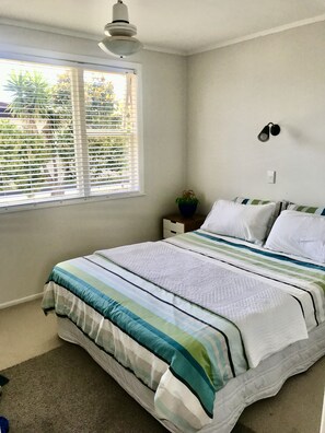 3 makuuhuonetta, silitysrauta/-lauta, ilmainen Wi-Fi