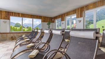 Sauna seca, sauna a vapor, massagens