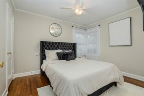 2 bedrooms, iron/ironing board, free WiFi