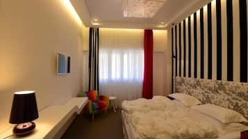 Habitación estándar | 1 habitación, minibar, caja de seguridad en la habitación y escritorio