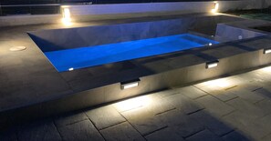 Outdoor pool, a heated pool - Nouvelle et Élégante Maison à Madrid Avec Jacuzzy (Madrid)