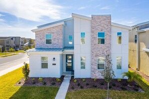 Exterior - South Facing Pool! Private Game Room+Near Disney (Kissimmee)