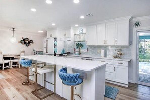 Exterior - She Sells (Sanibel)