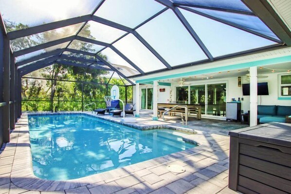 Exterior - She Sells (Sanibel)