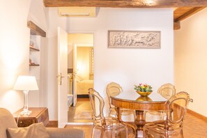 Appartement, 1 chambre, vue ville | Bar lounge