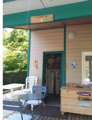 Outdoor dining - Le Chalet de Sabine et Patrick (Val-de-Sos)