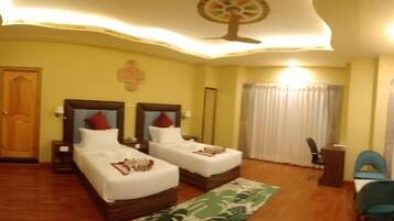 Deluxe Twin Room, 2 Single Beds, Hill View