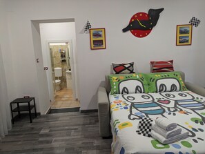1 bedroom, in-room safe, desk, iron/ironing board