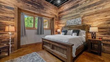 3 bedrooms, iron/ironing board, travel crib, free WiFi