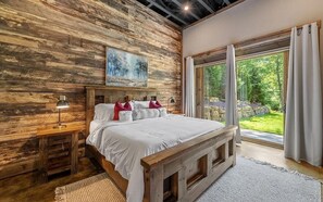 3 dormitorios, tabla de planchar con plancha, cuna de viaje