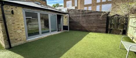 Apartamento (2 Bedrooms) | Jardín