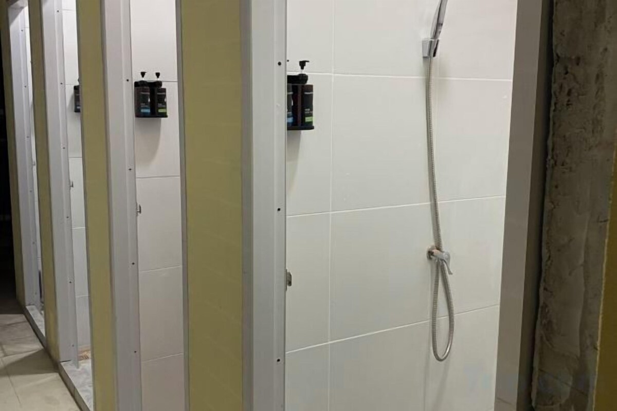 Salle de bain | Douche, douche cascade, articles de toilette (gratuits)