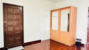 Family room with 2 Queen size bed | 2 bedrooms, blackout curtains, iron/ironing board, free WiFi