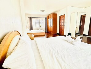 遮光窗簾/窗簾、熨斗/熨衫板、免費 Wi-Fi、床單