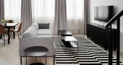 OneFiveSix Unique ApartHotel 2 Bed Duplex