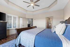 5 bedrooms, iron/ironing board, travel cot, WiFi