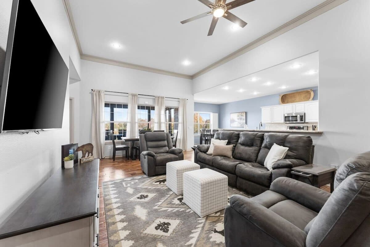 電視、壁爐、 辦公室