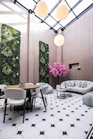 Sala de estar en el lobby