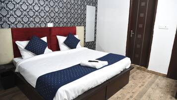 Free WiFi, bed sheets