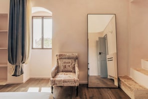 3 室のベッドルーム、旅行用ベビーベッド、WiFi、ベッドシーツ