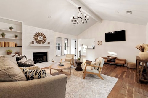 Radiant & Refined | Stylish 4BR Home in Round Rock