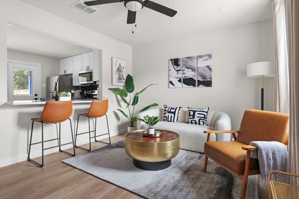 Cozy Modern Getaway-Near Major Hotspots & Downtown