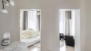 Unclassified image, 3 of 16, button - Luxurious apartment in Rome (Roma)