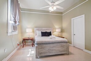 1 camera, ferro/asse da stiro, Wi-Fi, lenzuola