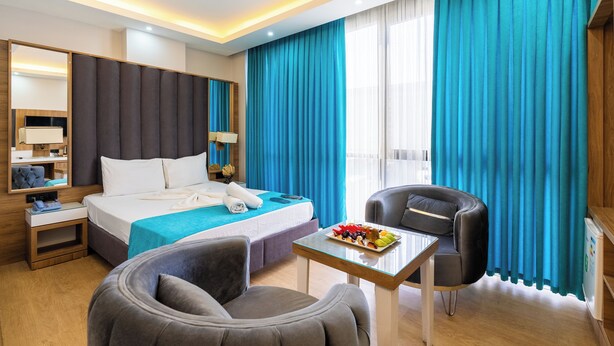 Premium bedding, minibar, desk, laptop workspace - BLACK PALACE HOTEL (Istanbul)