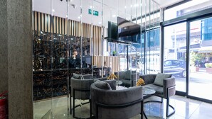 Lobby sitting area - BLACK PALACE HOTEL (Istanbul)