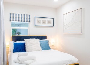 1 bedroom, desk, iron/ironing board, WiFi