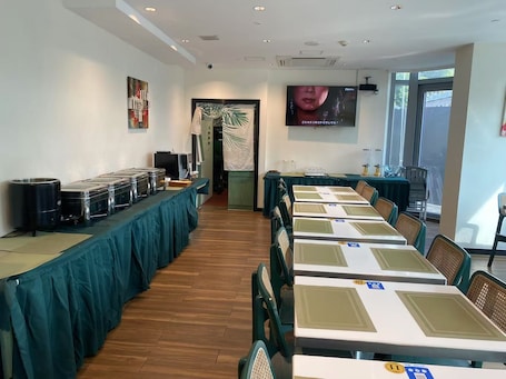 Restaurante. Greenery Inn