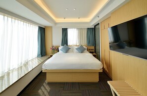 Hi-View Family Suite Room | 遮光窗帘、熨斗/熨板、免费 WiFi、床单
