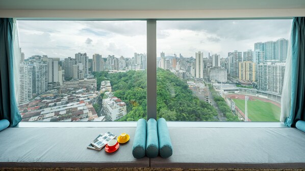 Cortinas blackout, tabla de planchar con plancha y wifi gratis 