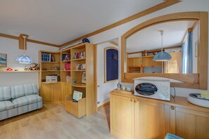 Standard-Apartment, Mehrere Schlafzimmer (Appartamento Alpetta 37 Ski In - Ski) | Innenbereich