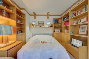 Standard-Apartment, Mehrere Schlafzimmer (Appartamento Alpetta 37 Ski In - Ski) | 1 Schlafzimmer, kostenloses WLAN, Bettwäsche