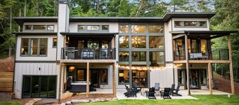 Pool!!! 5BR Mountain Modern Luxury in Ellijay! Family Time!