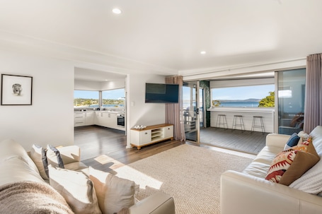 Living area. Escape to Coastal Tranquility - 400m from Primrose Sands Beach