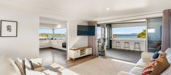 Escape to Coastal Tranquility - 400m from Primrose Sands Beach