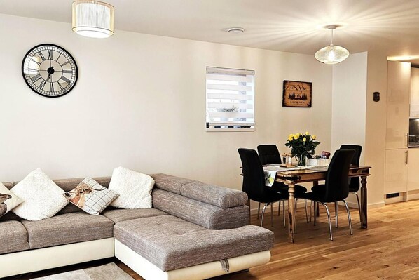 House | Living area | TV - Luxury 3-bed House in the Scottish Highlands (Inverness)